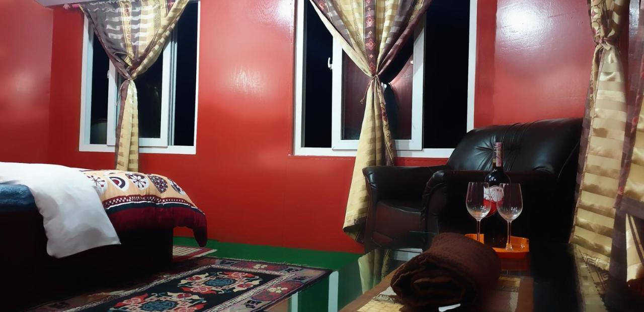 Lama Hotel - Cafe De Himalaya Lukla エクステリア 写真